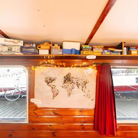 Intersail Hostel - Avontuur Hostel
