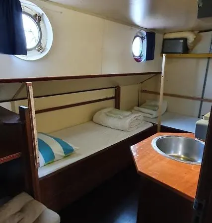 Intersail Hostel - Avontuur *