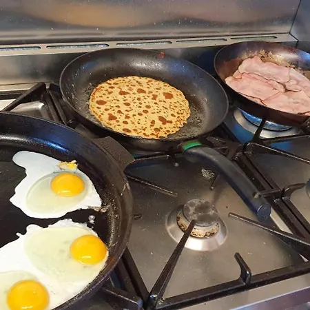 Intersail Hostel - Avontuur Hostel *