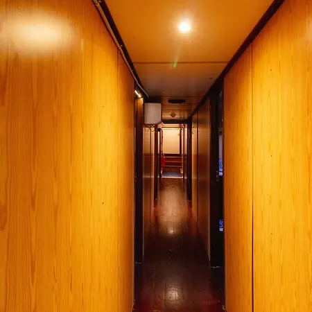 Intersail Hostel - Avontuur Hostel Amsterdam