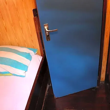 Intersail Hostel - Avontuur Hostel *