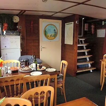 Intersail Hostel - Avontuur Hostel *