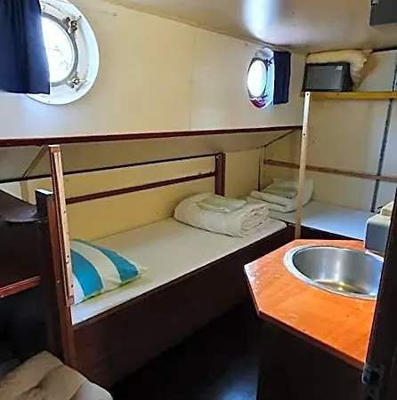 Хостел Intersail - Avontuur *
