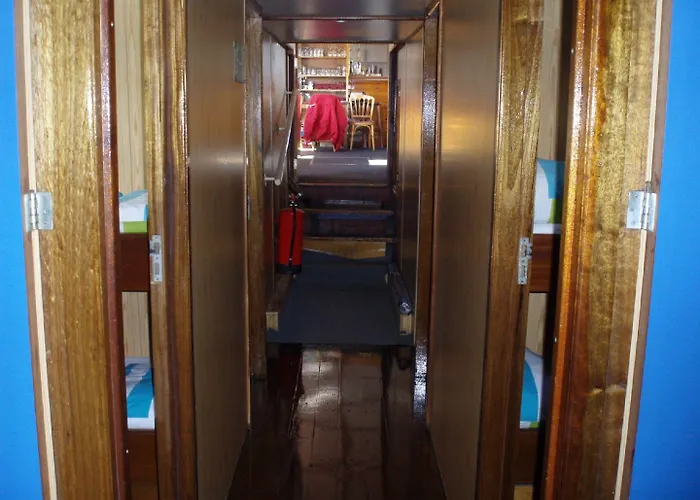 Intersail - Avontuur Hostel *