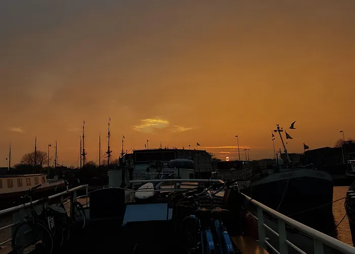 Intersail - Avontuur Hostel *