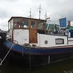 Intersail - Avontuur 호스텔