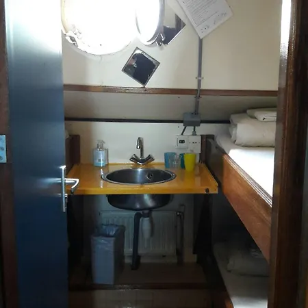 Intersail - Avontuur Hostel Άμστερνταμ